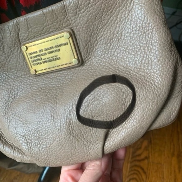 Marc Jacobs Taupe Leather Crossbody Bag - Picture 8 of 9